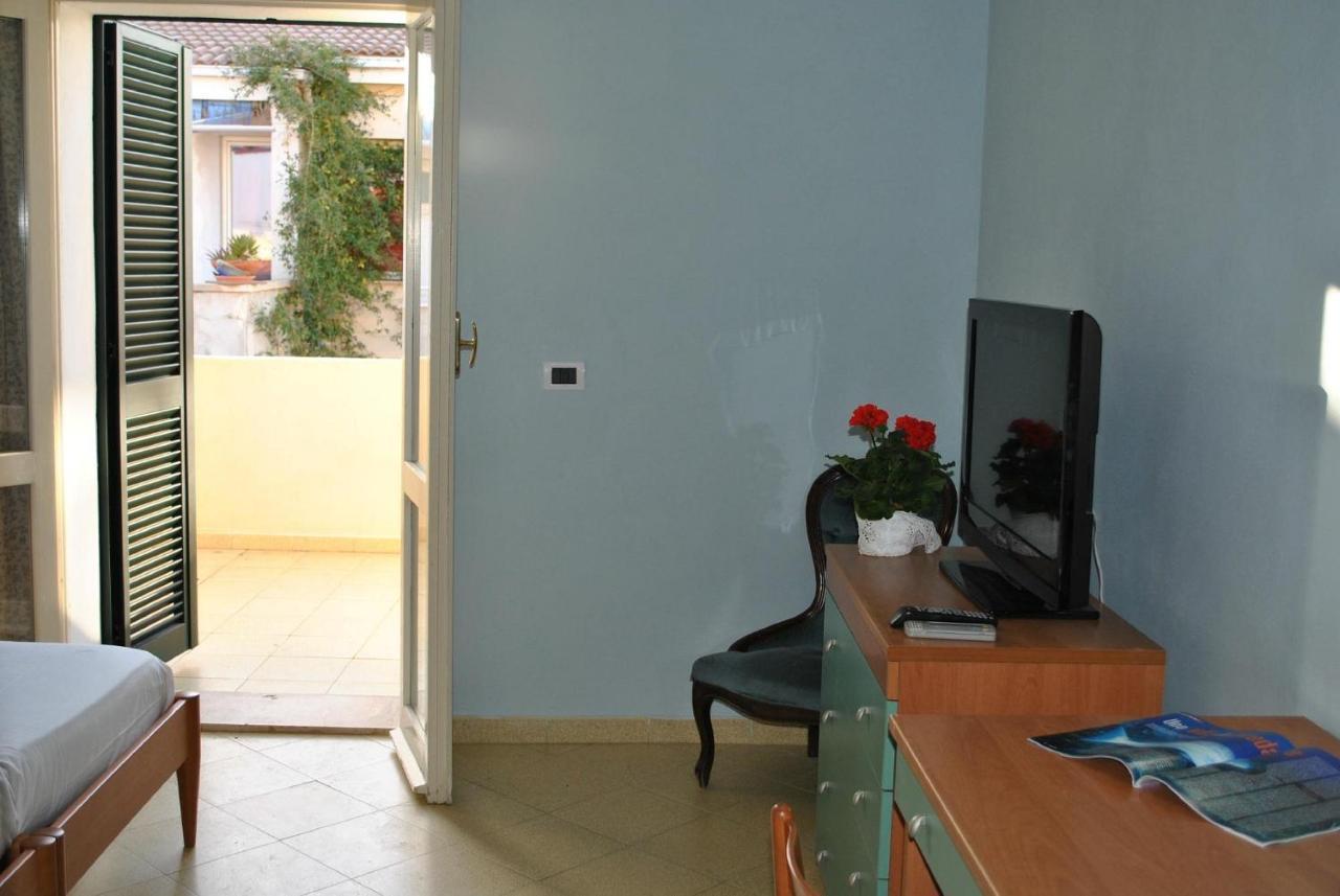 Hotel Geranio Rosso Stintino Kültér fotó