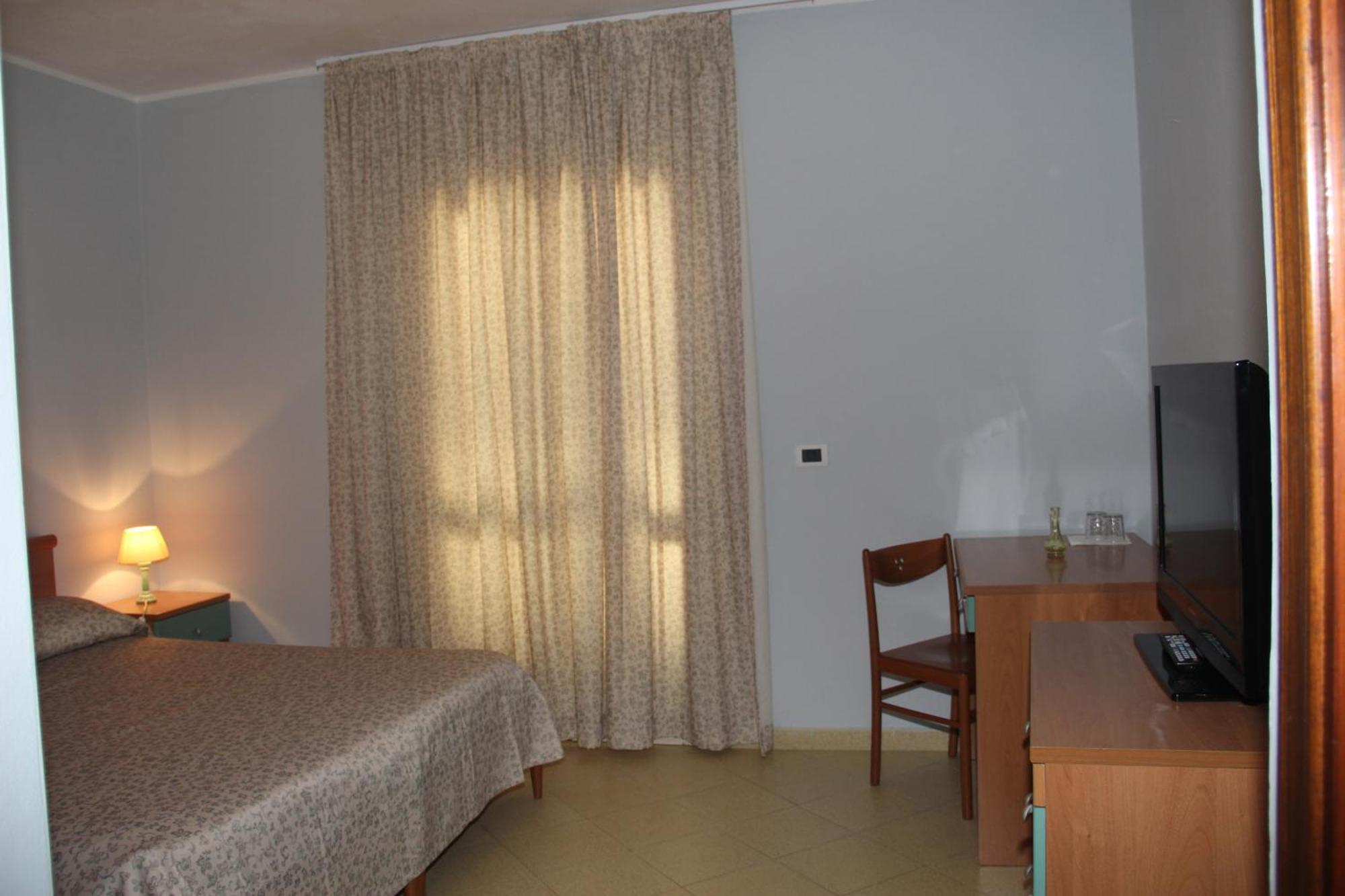 Hotel Geranio Rosso Stintino Kültér fotó